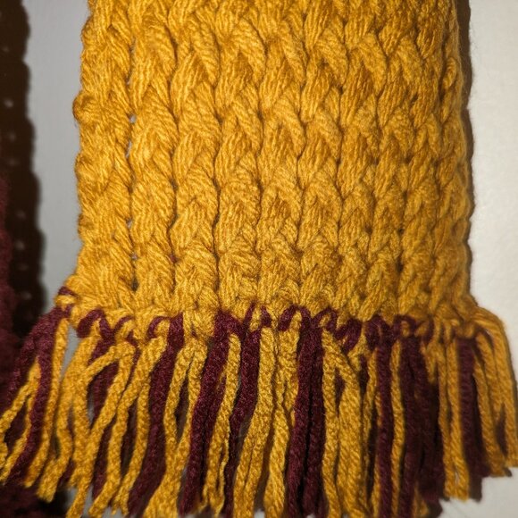 New Handmade Knitted Scarf - Picture 4 of 4